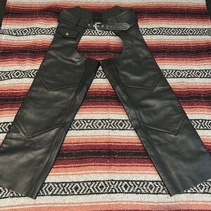 Harley Davidsons Outrider leather motorcycle riding chaps size S.